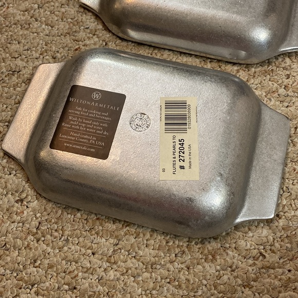 2 Wilton Armetale trays. Flute and Pearls #272045 - Picture 9 of 11